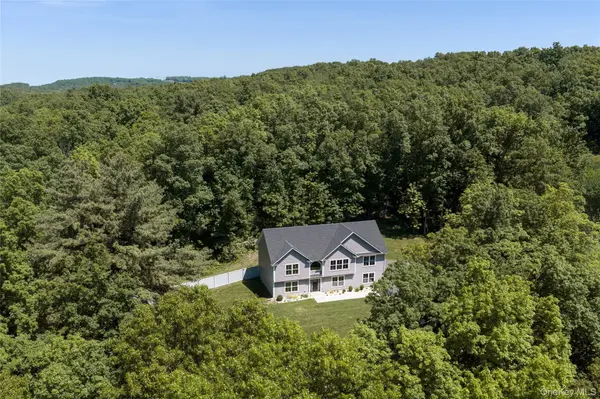 25 Maple Hill RDG, Red Hook, NY 12571
