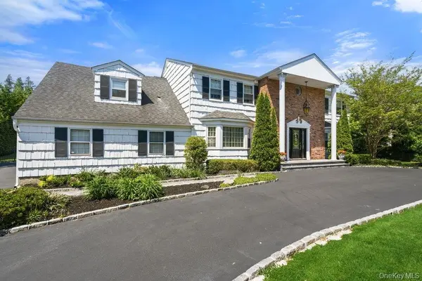 119 Plainview RD, Woodbury, NY 11797