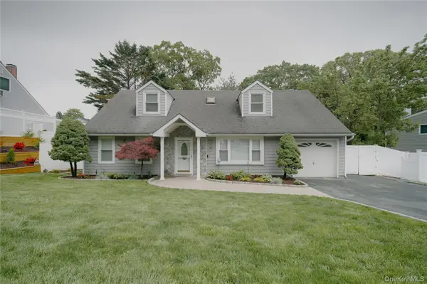 151 Rosemont AVE, Farmingville, NY 11738