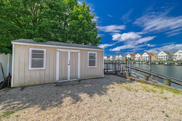 400 Roosevelt AVE, Freeport, NY 11520