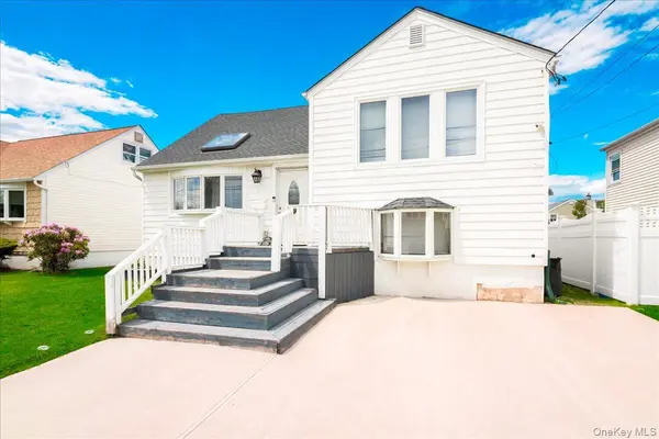 52 Martha ST, Freeport, NY 11520
