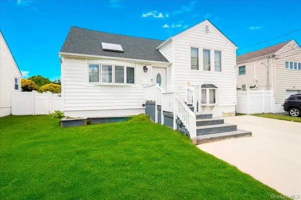 52 Martha ST, Freeport, NY 11520