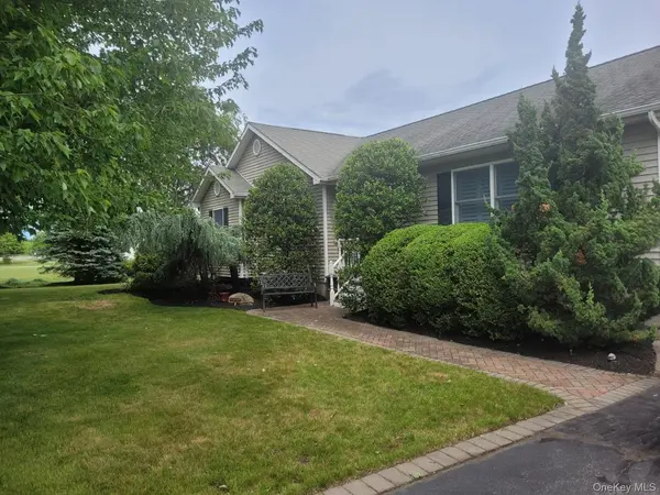 312 Riley AVE, Baiting Hollow, NY 11933