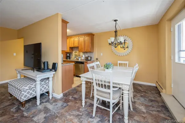 135 Post AVE #4C, Westbury, NY 11590