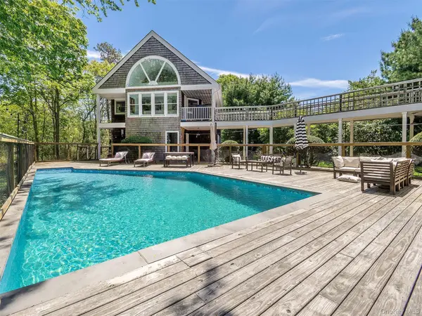 135 Old Meeting House RD, Westhampton Beach, NY 11978