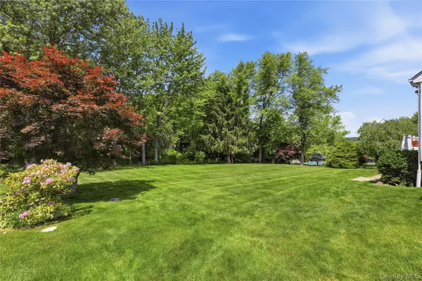 3093 Ferncrest DR, Yorktown Heights, NY 10598