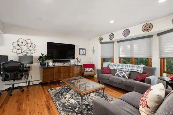 1400 Wagner ST, Wantagh, NY 11793