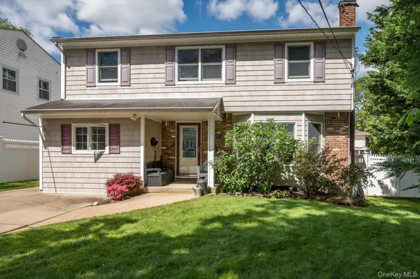 1400 Wagner ST, Wantagh, NY 11793