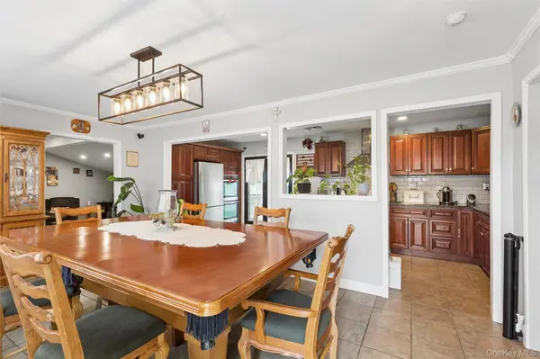 1426 Ackerson BLVD, Bay Shore, NY 11706