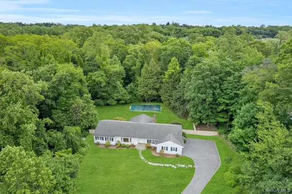 6 Birch Grove DR, Armonk, NY 10504
