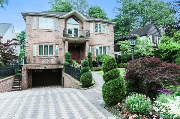 80-49 221st ST, Hollis Hills, NY 11427