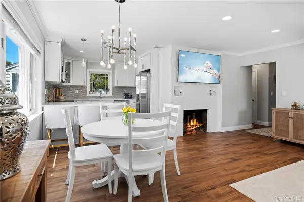 51 Fox BLVD, Massapequa, NY 11758