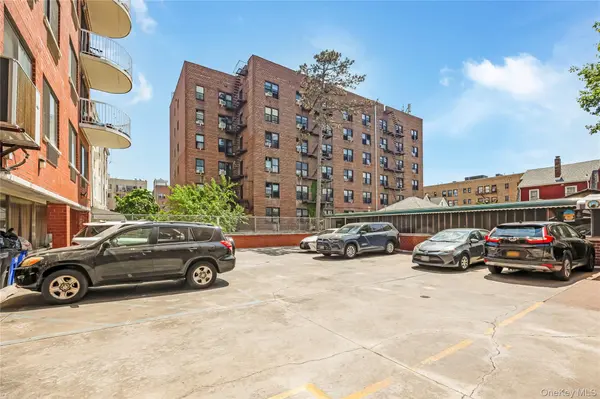 87-26 175th ST, Jamaica, NY 11432