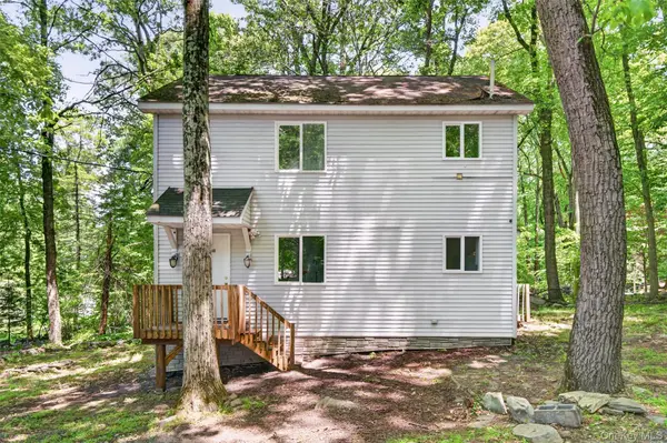 7 Cascade TRL, Monroe, NY 10950