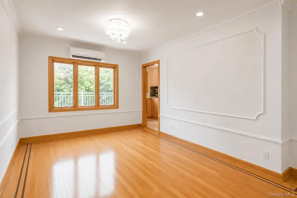 79-19 149th ST, Kew Garden Hills, NY 11367