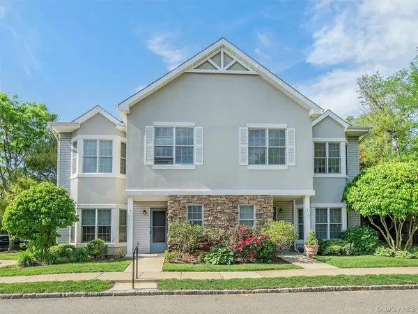 87 Pond View DR, Port Washington, NY 11050