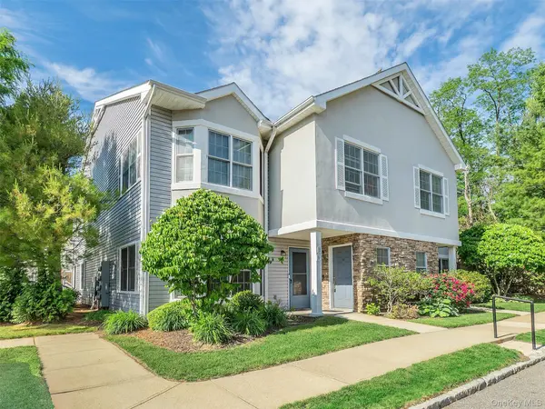 87 Pond View DR, Port Washington, NY 11050
