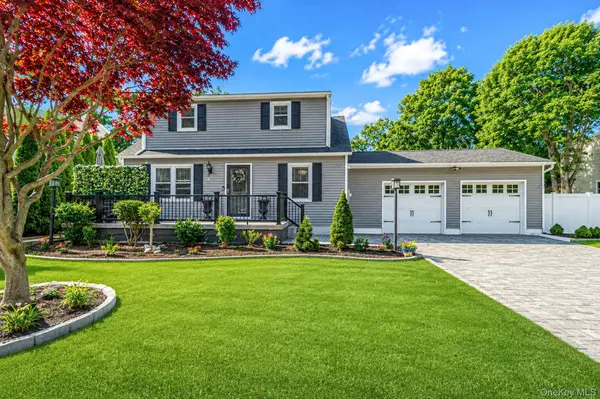 147 Baybright DR, Shirley, NY 11967