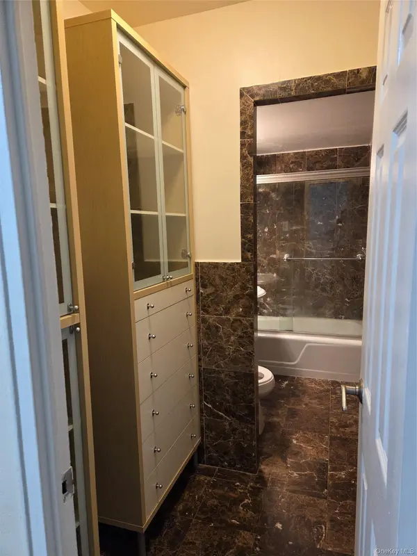 61-25 97th ST #1L, Rego Park, NY 11374
