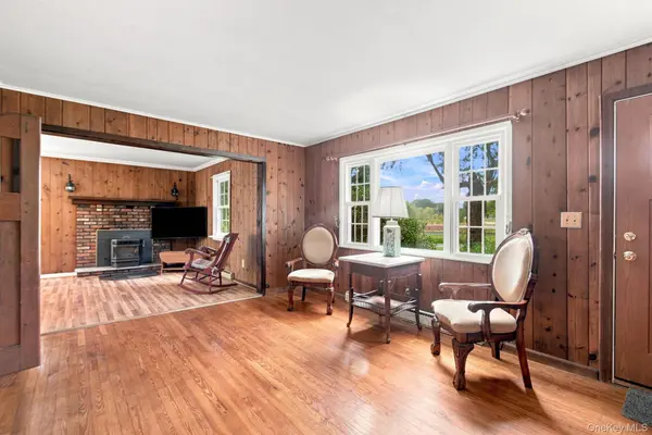 4-6 Anderson RD, Clinton Corners, NY 12514