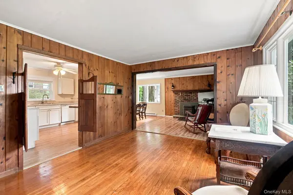 4-6 Anderson RD, Clinton Corners, NY 12514