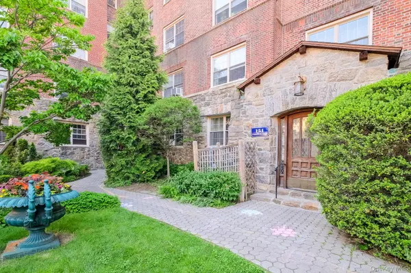 151 Centre AVE #5C, New Rochelle, NY 10805