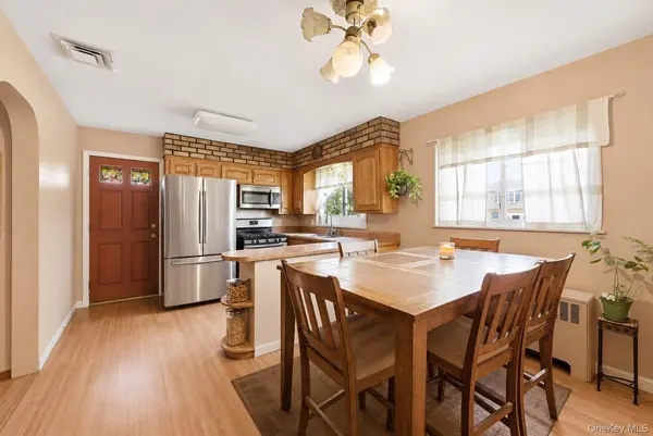 132 Davison AVE, Oceanside, NY 11572