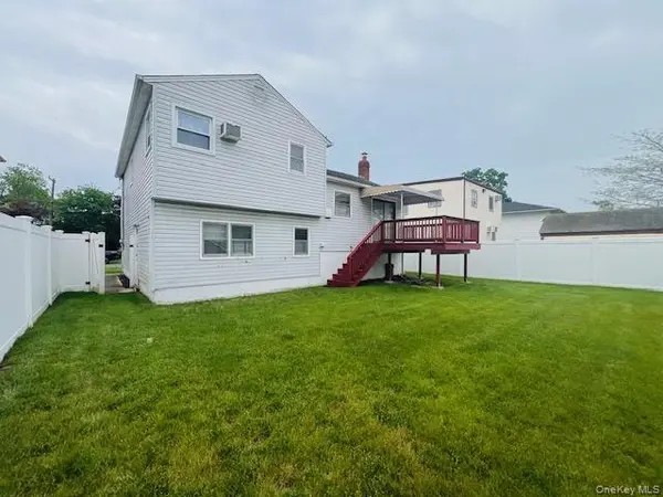 3124 Benjamin RD, Oceanside, NY 11572