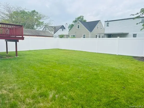3124 Benjamin RD, Oceanside, NY 11572