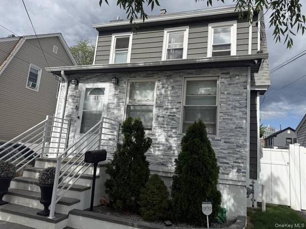 29 Cambridge ST, Valley Stream, NY 11581