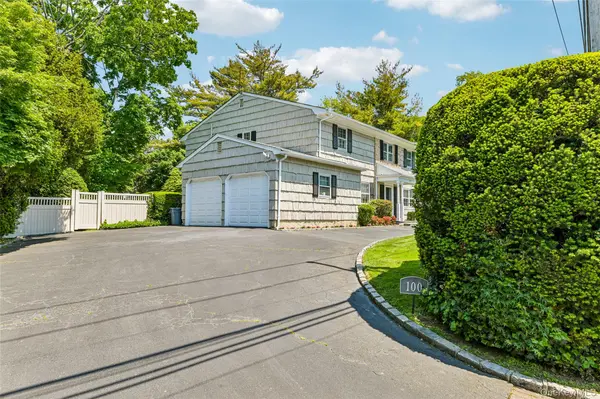 100 Hewlett Neck RD, Hewlett Neck, NY 11598