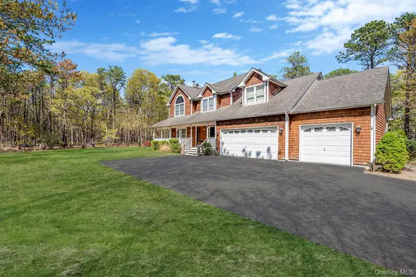 41 N Cozine RD, Manorville, NY 11949