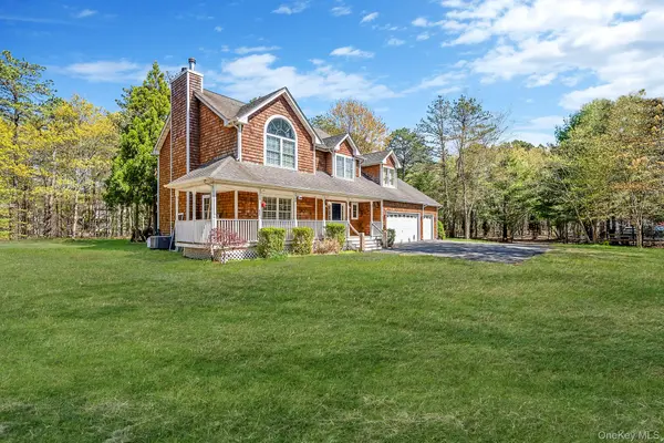 41 N Cozine RD, Manorville, NY 11949