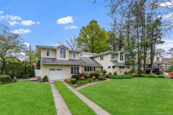 565 Mohawk RD, West Hempstead, NY 11552