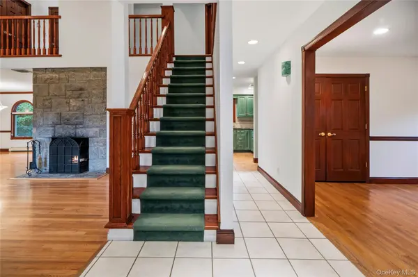 565 Mohawk RD, West Hempstead, NY 11552