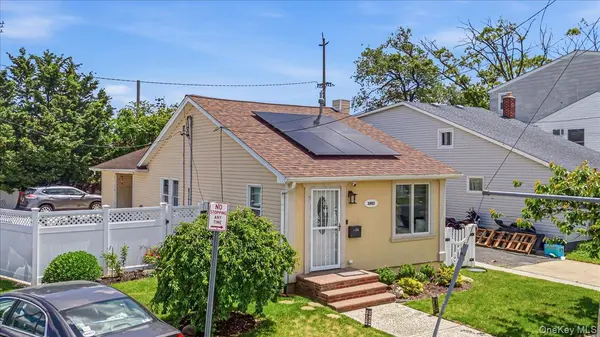 3093 Royal AVE, Oceanside, NY 11572