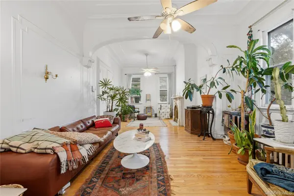 977 Lorimer ST, Brooklyn, NY 11222