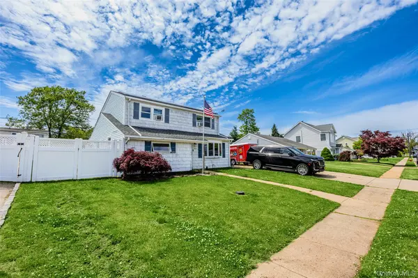 4236 Clarissa RD, Bethpage, NY 11714