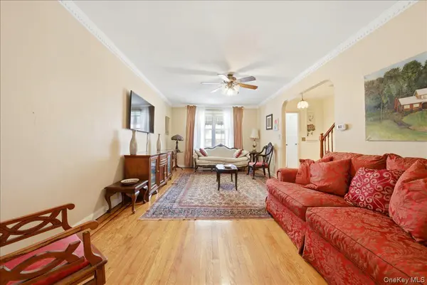 4425 Richardson AVE, Bronx, NY 10470