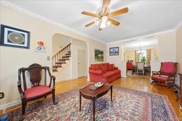 4425 Richardson AVE, Bronx, NY 10470