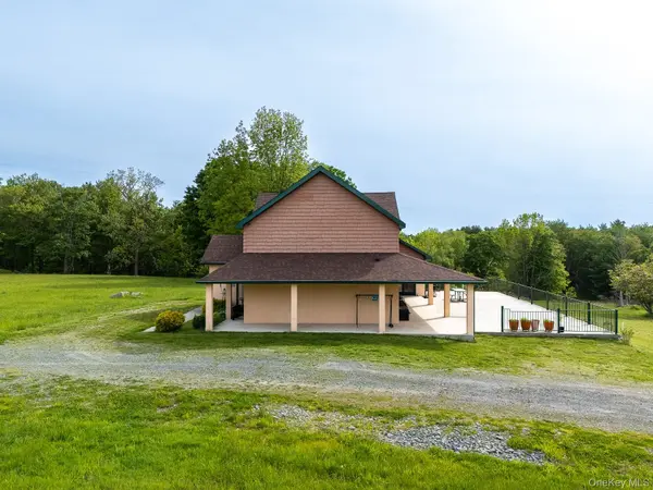 240 A Mountaindale RD, Greenfield Park, NY 12435
