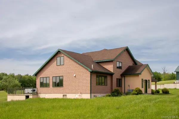 240 A Mountaindale RD, Greenfield Park, NY 12435