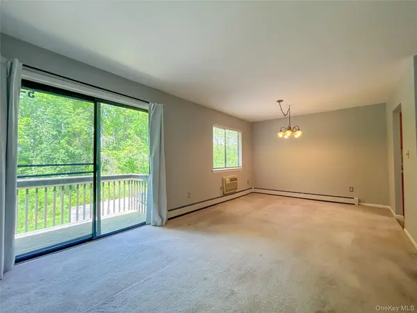 5 Loudon DR #9, Fishkill, NY 12524