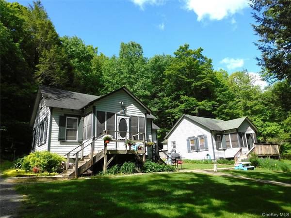 18 & 20 Church Road, Mountain Dale, NY 12763