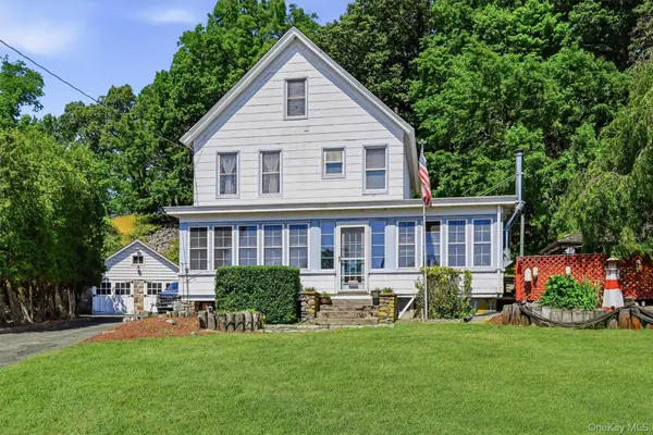 27 Free Hill RD, Tomkins Cove, NY 10986