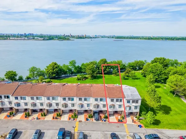 12027 Riviera CT #2B, College Point, NY 11356