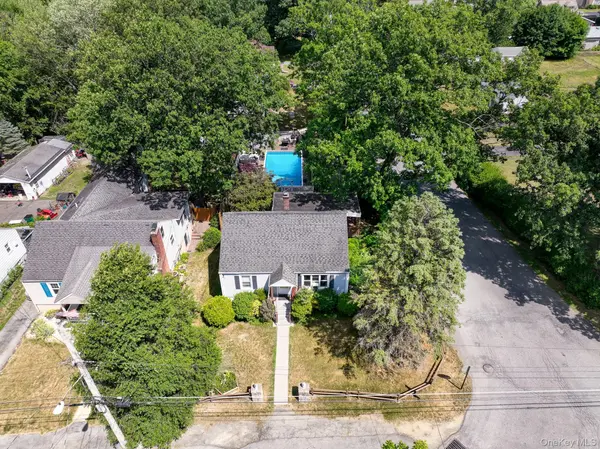 64 Crestwood BLVD, Poughkeepsie, NY 12603