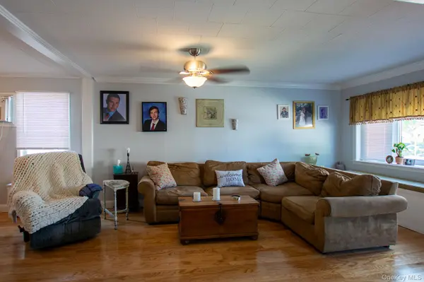 51 Hoffman ST, Franklin Square, NY 11010