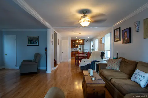 51 Hoffman ST, Franklin Square, NY 11010