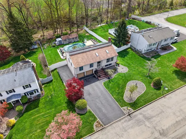 3 Arlington DR, Harriman, NY 10926